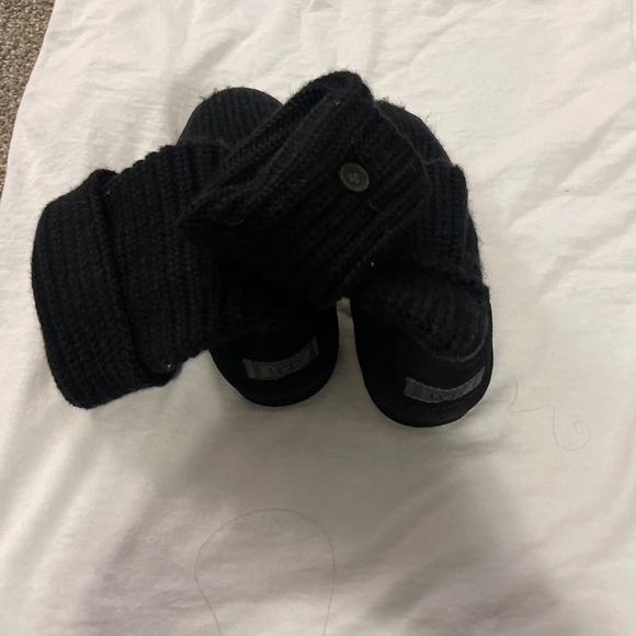 Ugggi - Picture 2 of 4